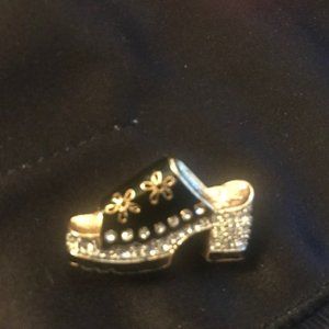 Vtg enamel rhinestone crystal platform shoe pin